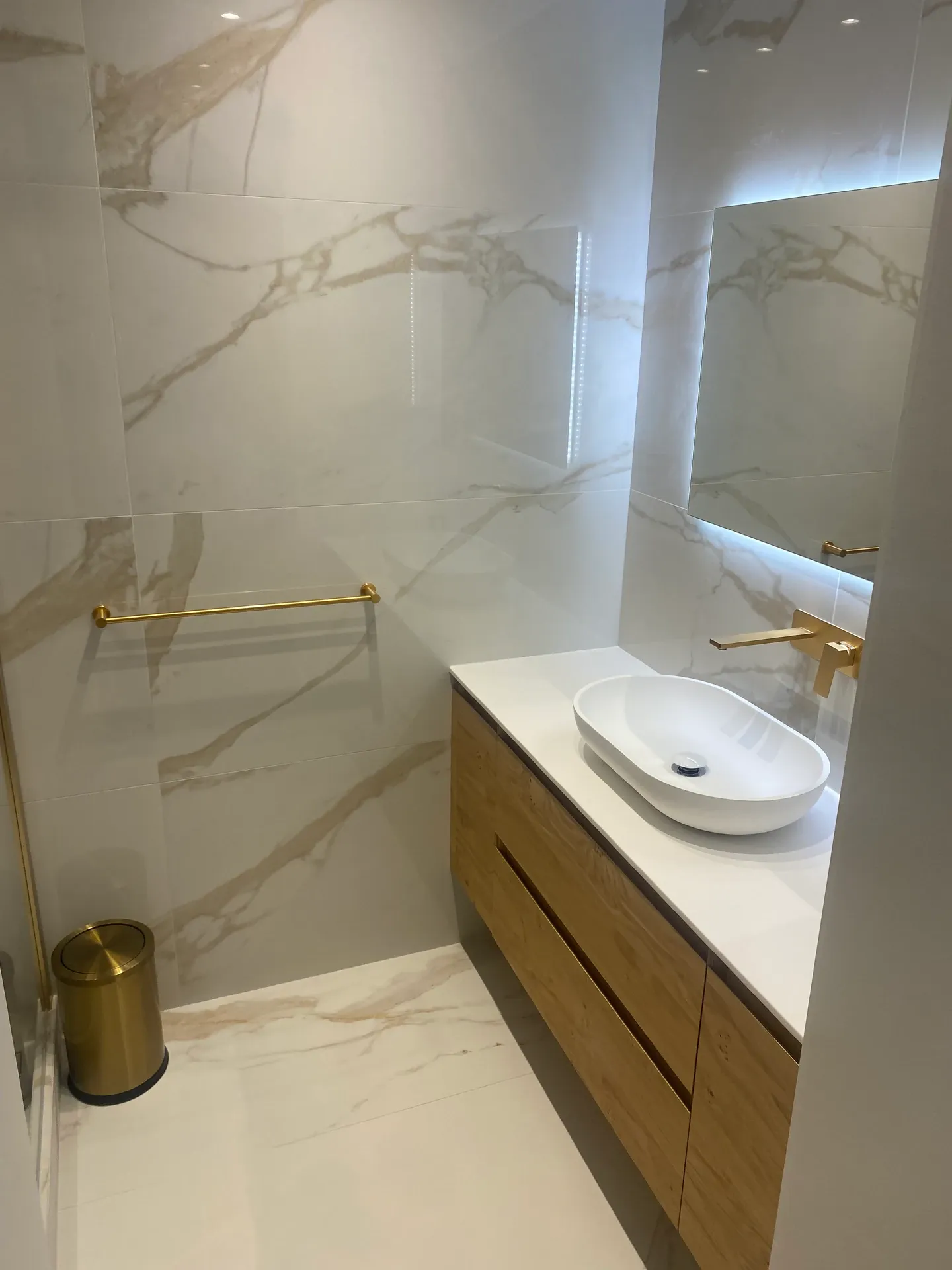 Salle de bain en Calacatta Gold