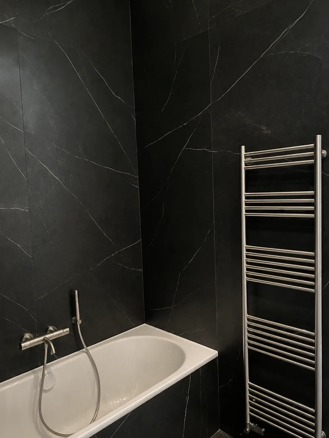 Salle de bain en Nero Bilbao — photo 3